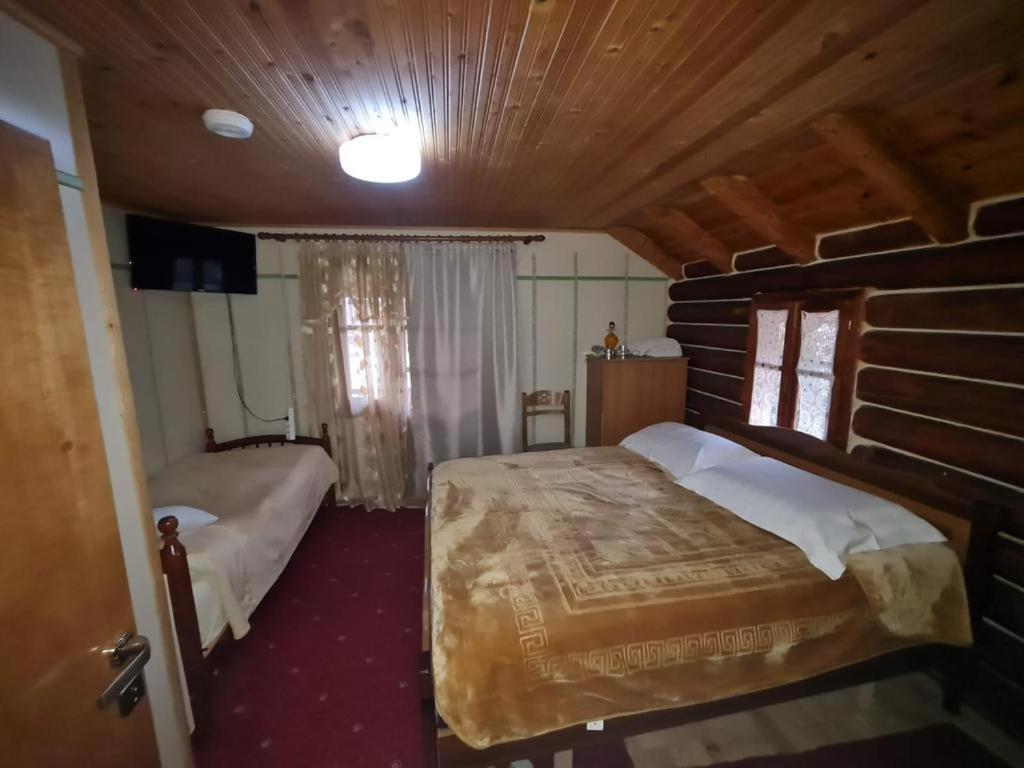 Sofra Kolonjare Agroturizem Hotel Erseke Exterior foto